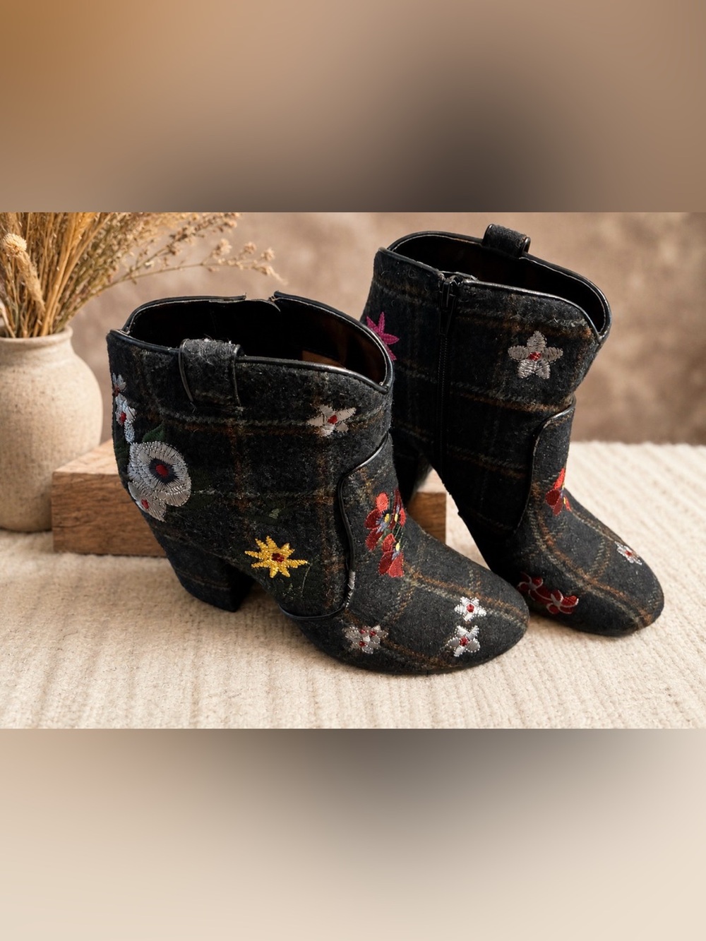 Indigo Rd. Embroidered Floral Plaid Ankle Booties | Size 7M